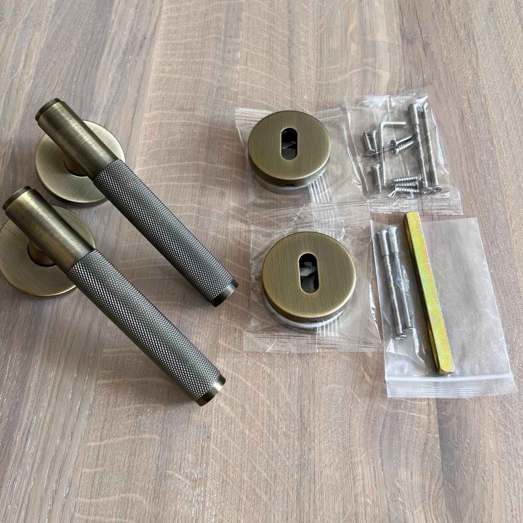 Dørhåndtak Oslo - Antikk Messing Finish - ROM 7