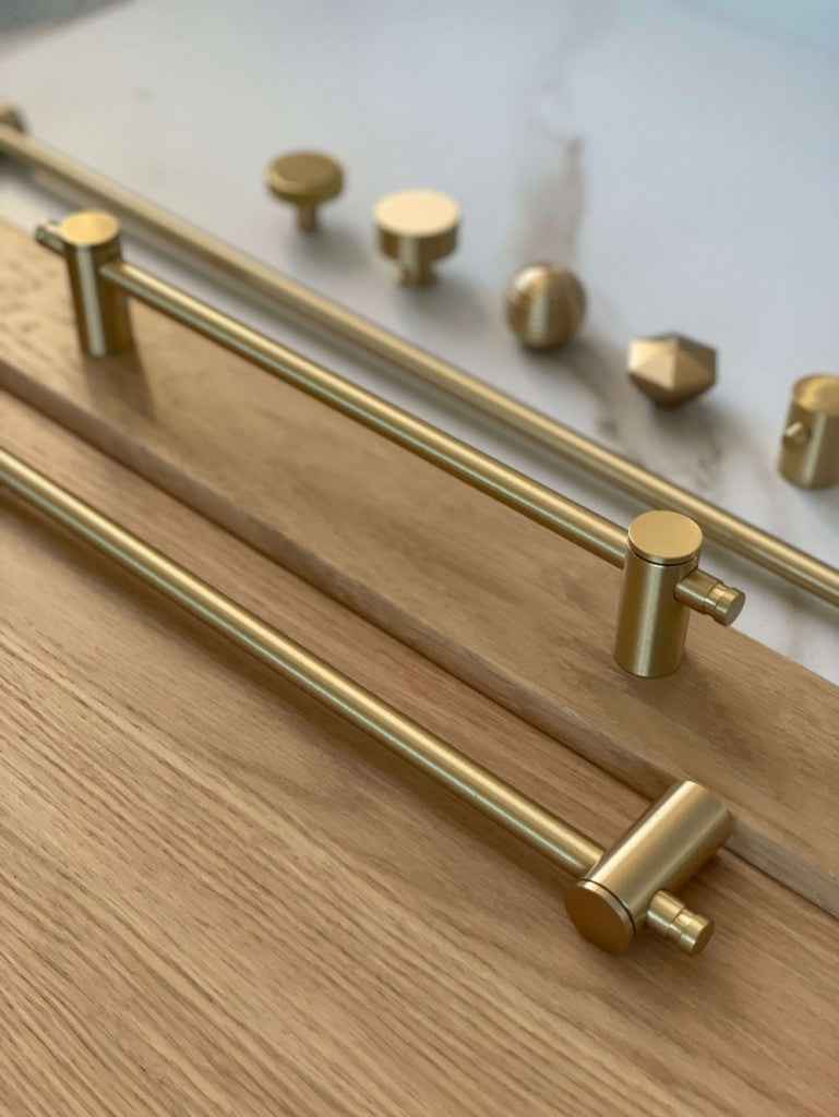 Håndtak London (Justebare) - Bøstet Messing (Matt Gylden) - ROM 7