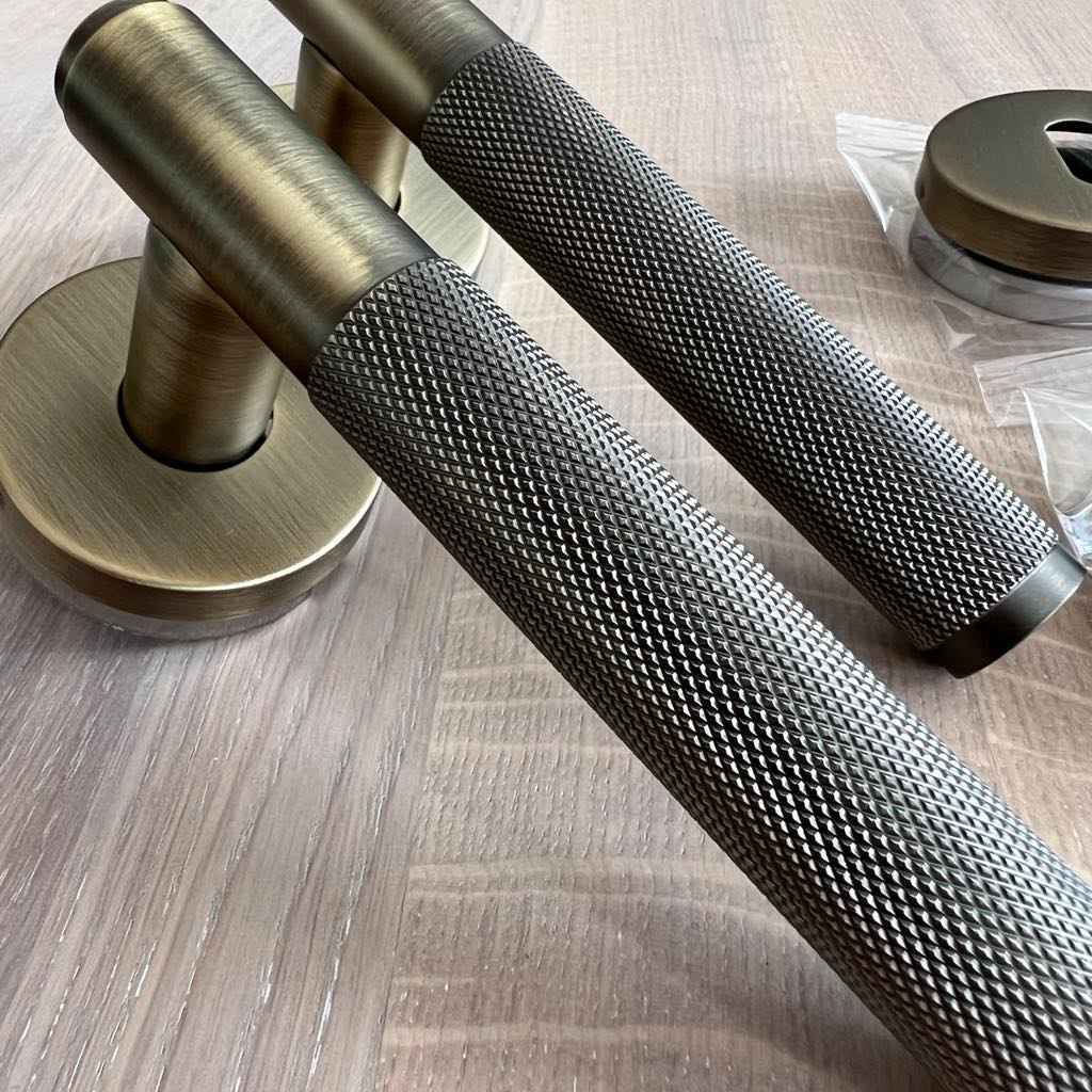 Dørhåndtak Oslo - Antikk Messing Finish - ROM 7