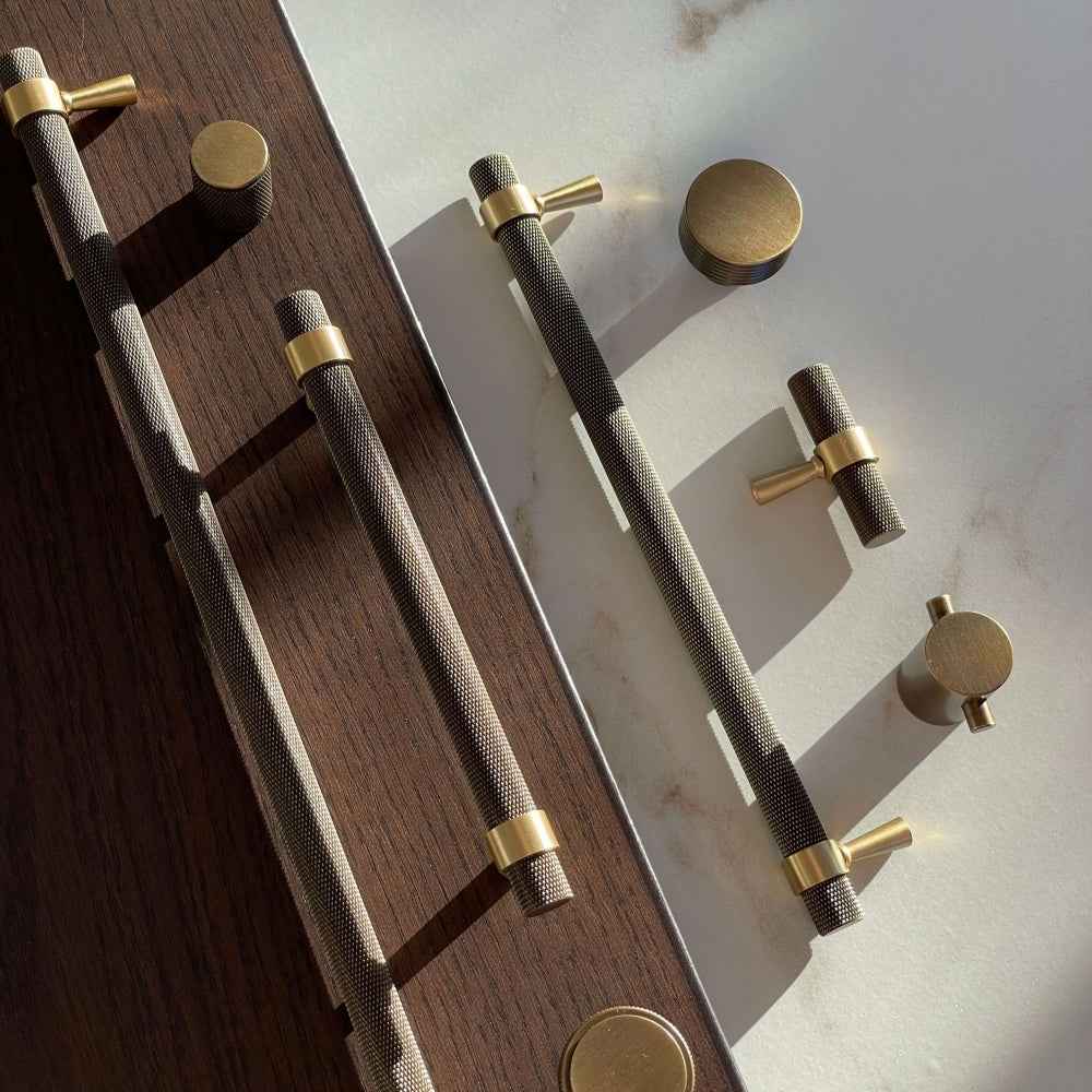 Håndtak Bergen - Antikk Messing/Børstet Messing - ROM 7