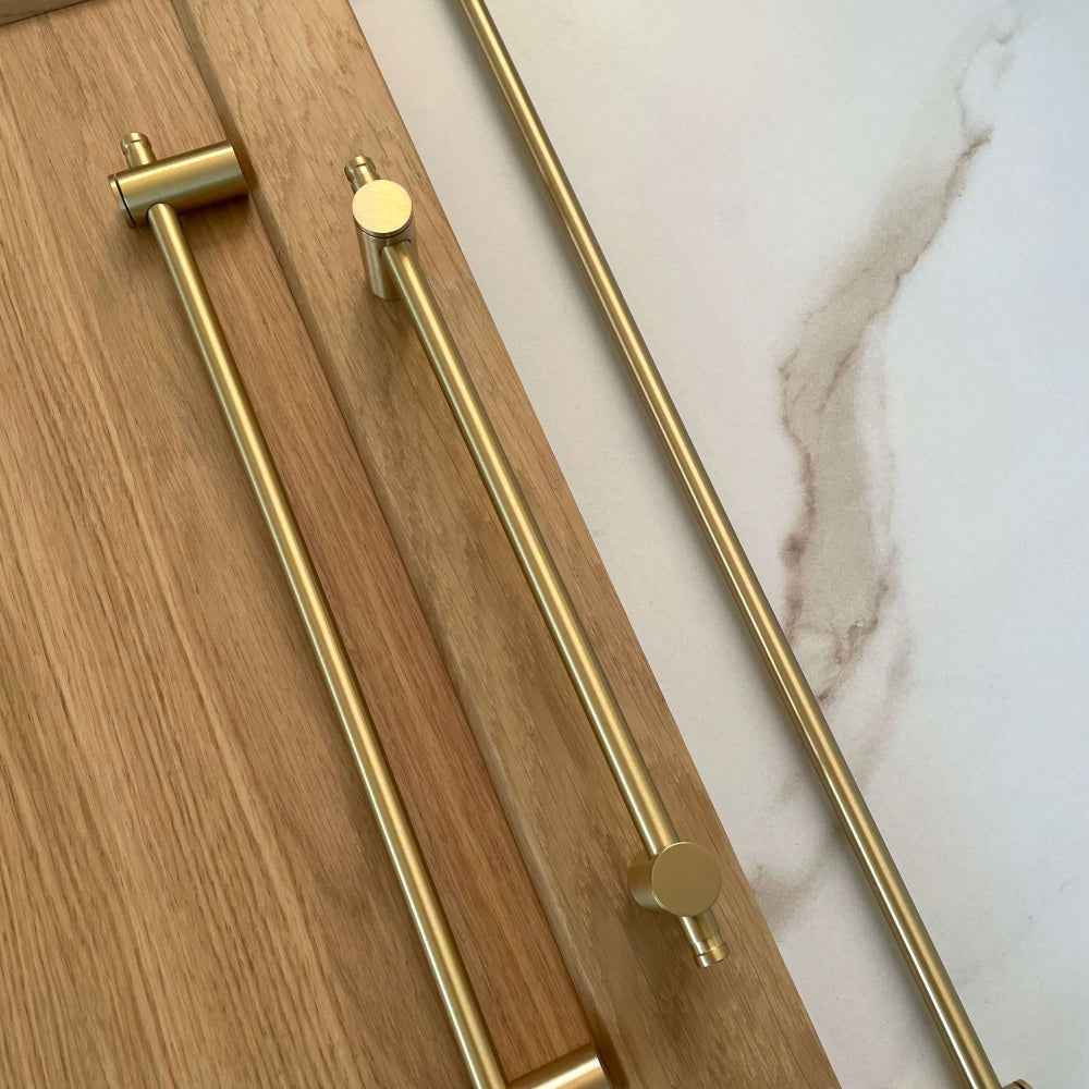 Håndtak London (Justebare) - Bøstet Messing (Matt Gylden) - ROM 7