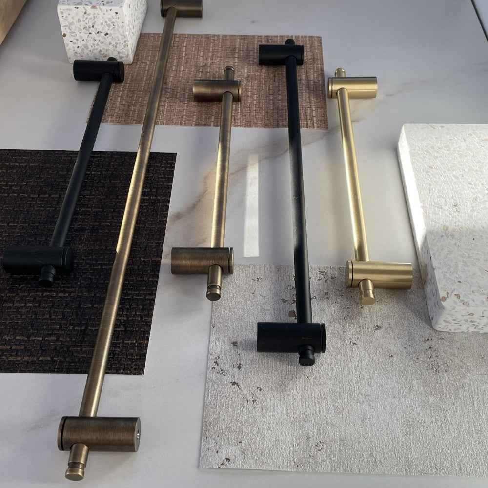 Håndtak London (Justebare) - Bøstet Messing (Matt Gylden) - ROM 7