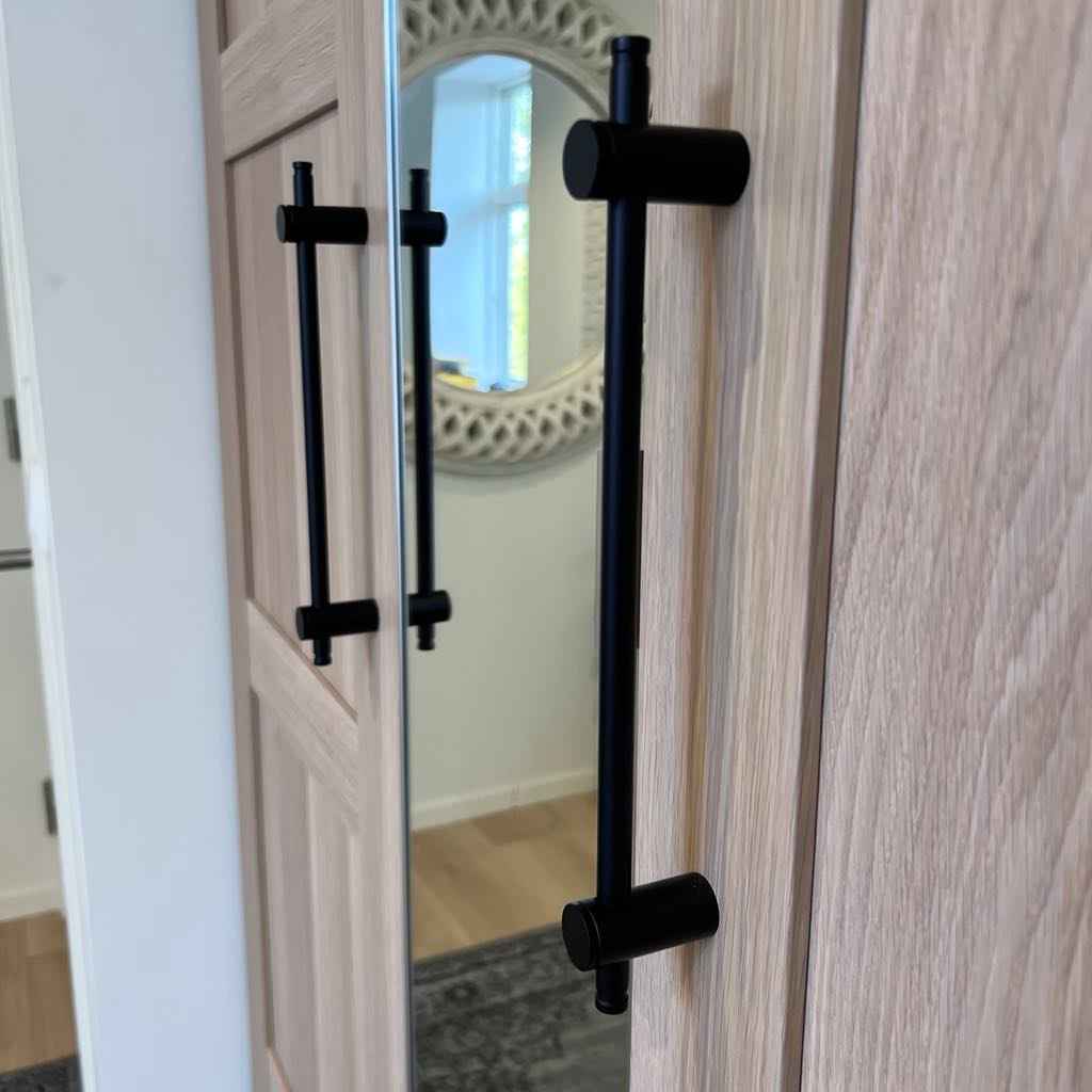 Håndtak London (Justebare) - Matt Svart - ROM 7