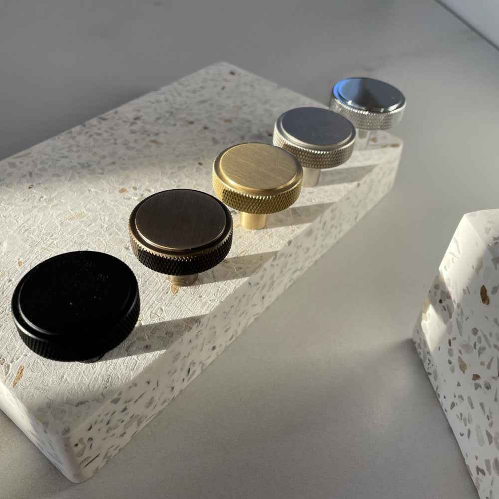 Knott Oslo - Matt Svart - ROM 7