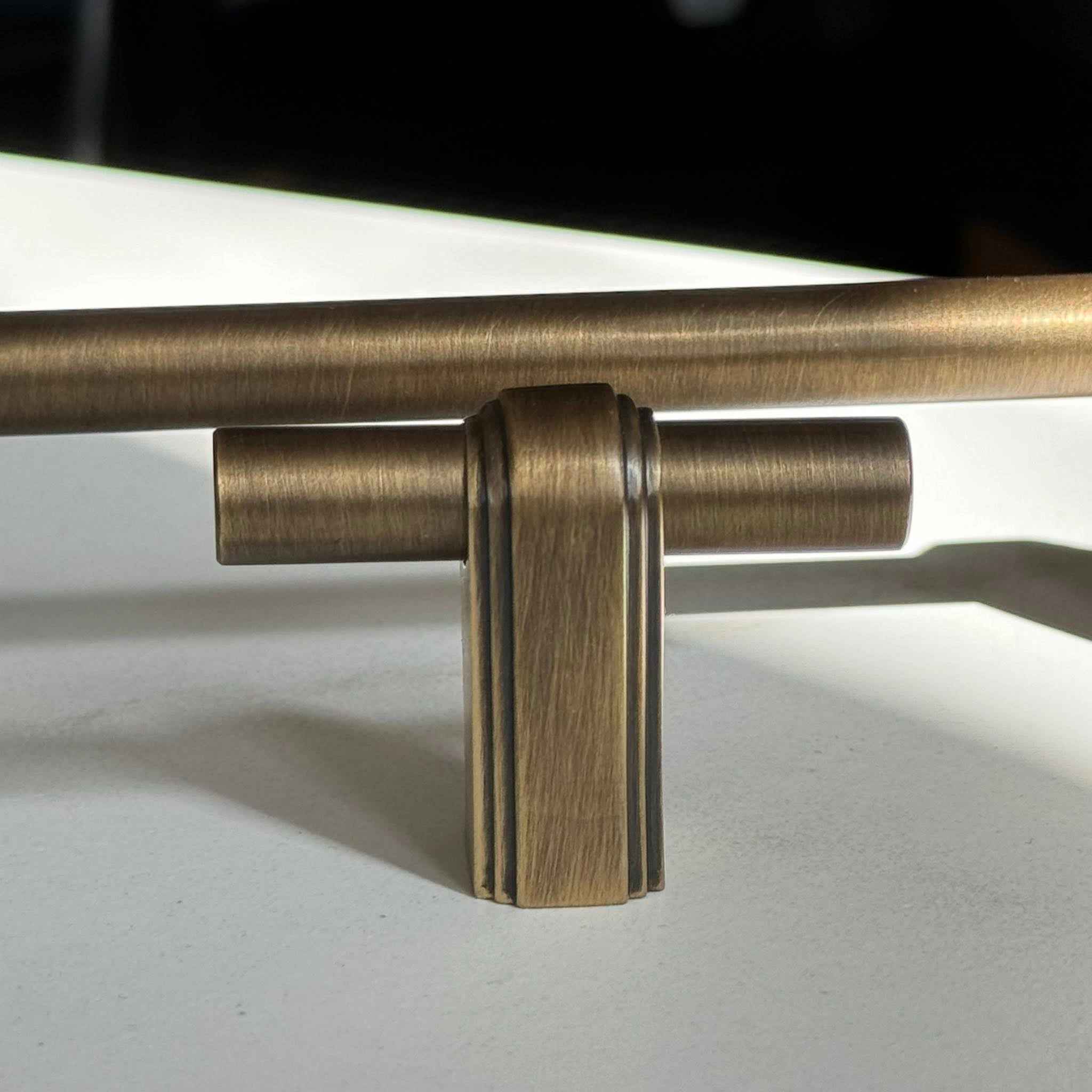 T-Bar Håndtak Oxford - Antikk Messing - ROM 7