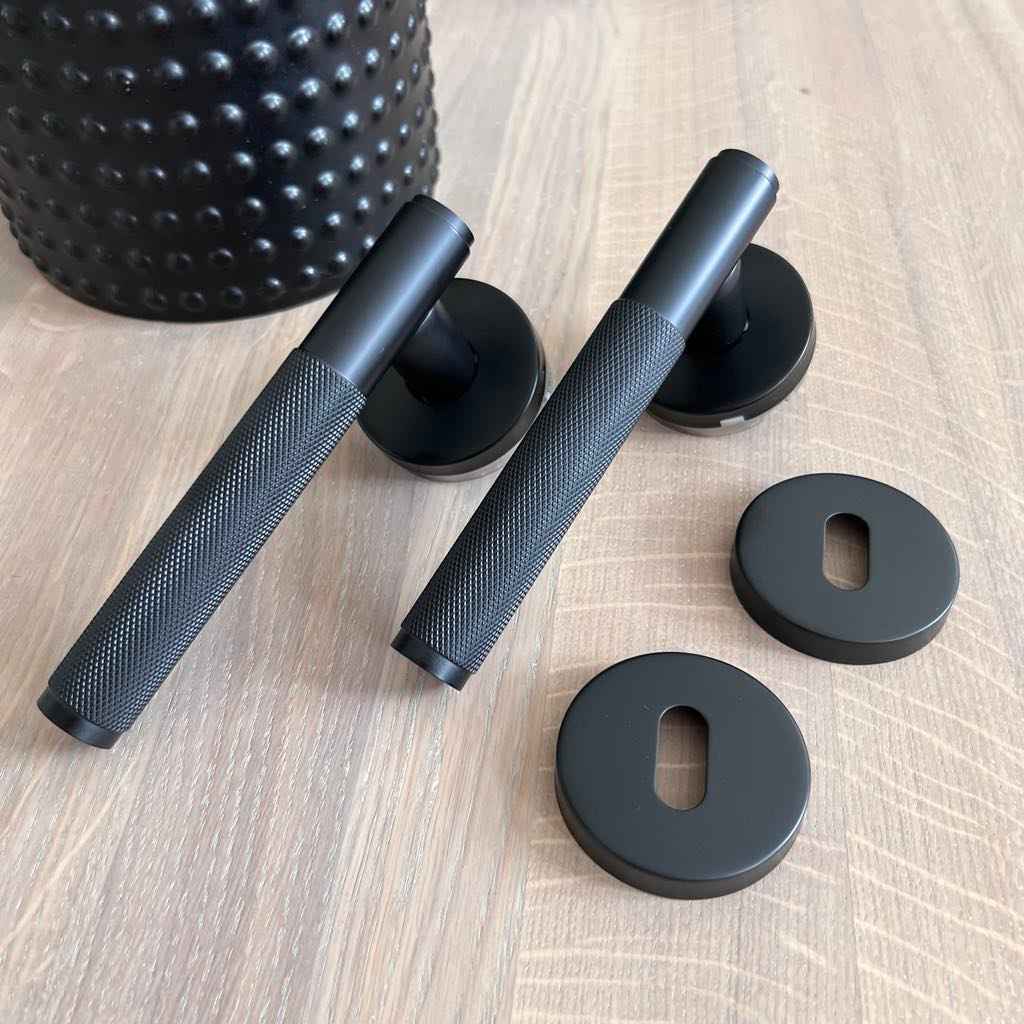 Dørhåndtak Oslo - Matt Svart - ROM 7