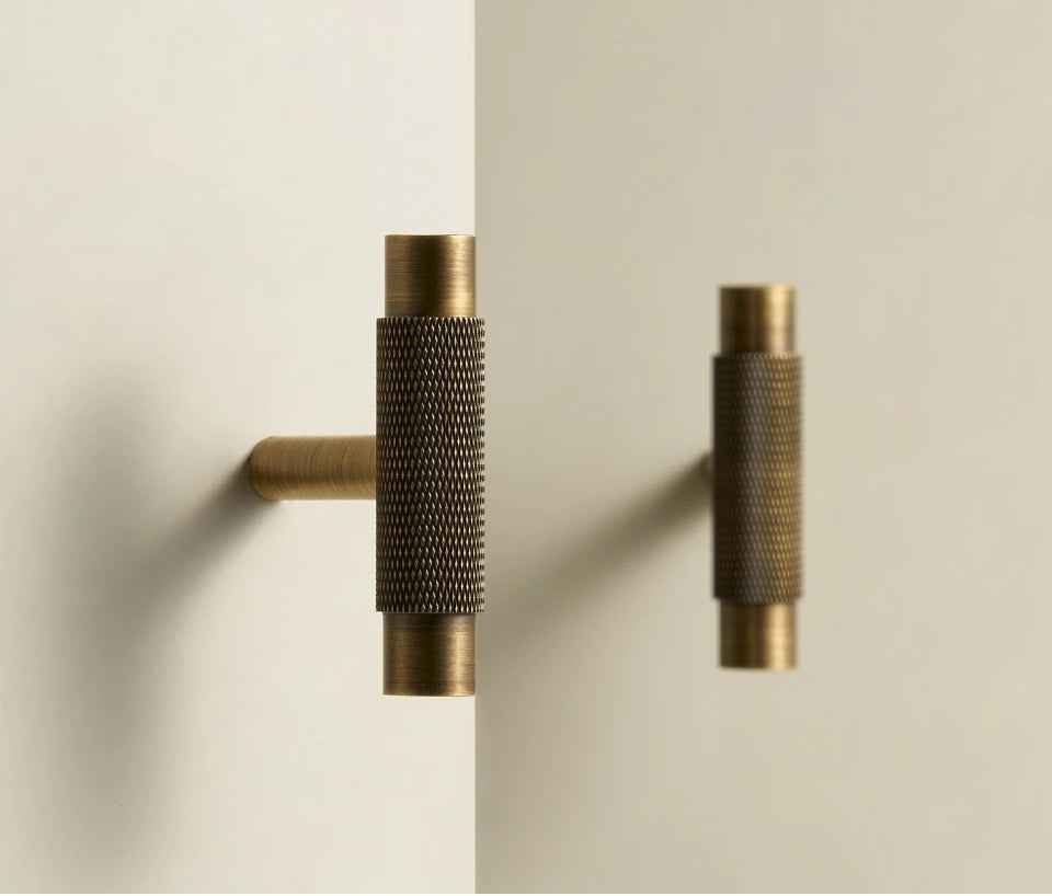 T-bar Håndtak Oslo - Antikk Messing - ROM 7