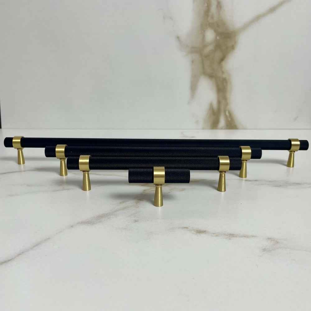 Håndtak Bergen - Matt Svart/Børstet Messing - ROM 7