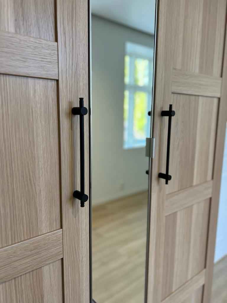 Håndtak London (Justebare) - Matt Svart - ROM 7