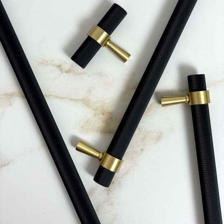 Håndtak Bergen - Matt Svart/Børstet Messing - ROM 7